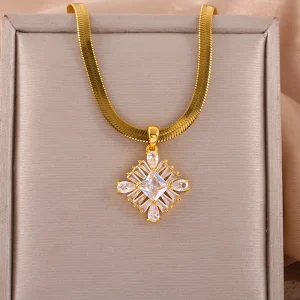 Hip-hop Fashion Four-leaf Clover Titanium Steel Chain Pendant Necklace Gives Femininity A Light Luxury Niche Design